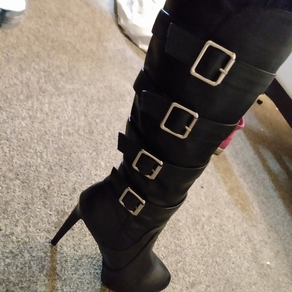 High Heeled Women's Boots - Picture 3 of 6